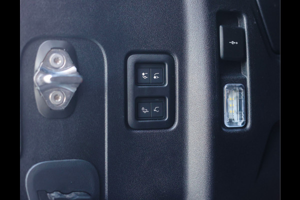 Land Rover Defender P300e X-Dynamic SE | Urban - Pano - Trekhaak