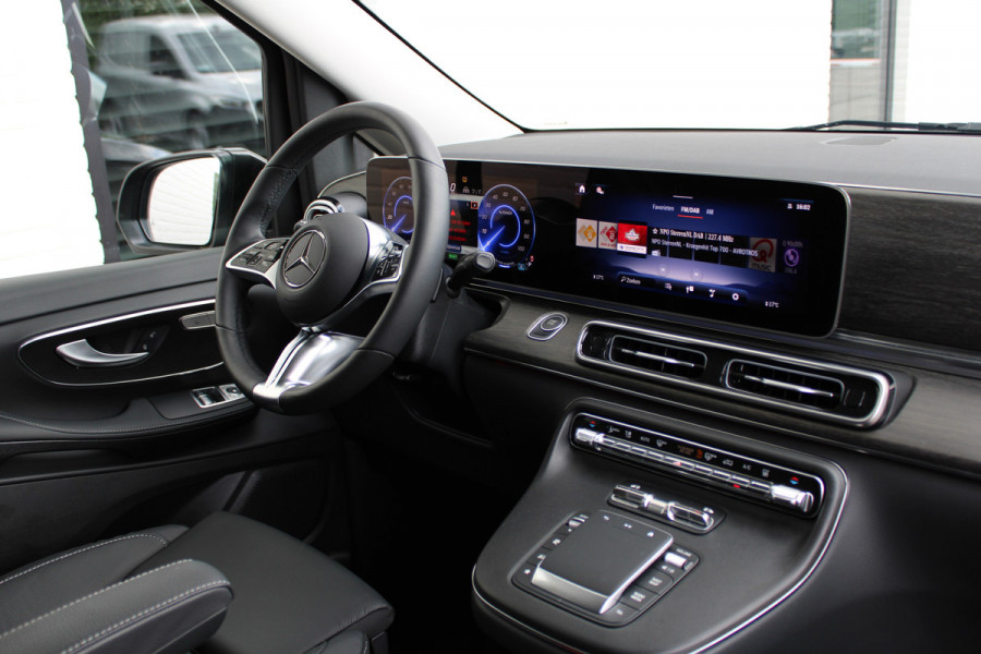 Mercedes-Benz Eqv 300 L2 / AMG / New Model / bj2025 / 360 Camera / 7-Persoons / Led / Vol Opties / NIEUWSTAAT