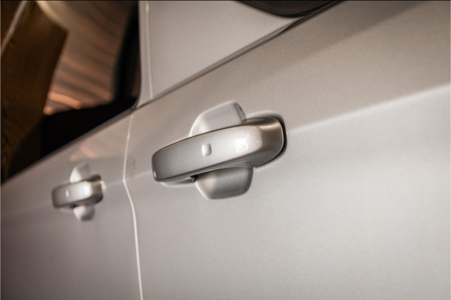 Ford Transit Custom 300 2.0 TDCI L2H1 Sport 170 PK DC | Dubbel Cabine | 360 Camera | Middenconsole | ACC | Blind Spot | Navigatie | Camera | CarPlay Elek. Trekhaak | 5-Zitter | BPM VRIJ | Verlengde fabrieksgarantie tot 11-2029