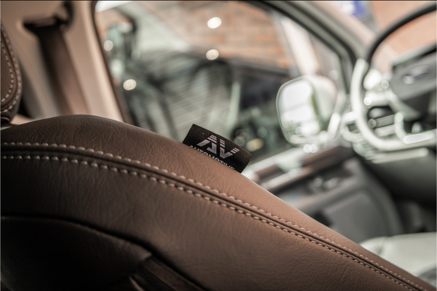 Ford Transit Custom 300 2.0 TDCI L2H1 Sport 170 PK DC | Dubbel Cabine | 360 Camera | Middenconsole | ACC | Blind Spot | Navigatie | Camera | CarPlay Elek. Trekhaak | 5-Zitter | BPM VRIJ | Verlengde fabrieksgarantie tot 11-2029