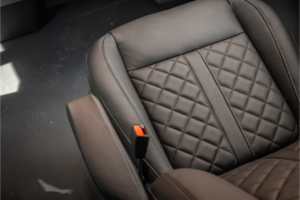 Ford Transit Custom 300 2.0 TDCI L2H1 Sport 170 PK DC | Dubbel Cabine | 360 Camera | Middenconsole | ACC | Blind Spot | Navigatie | Camera | CarPlay Elek. Trekhaak | 5-Zitter | BPM VRIJ | Verlengde fabrieksgarantie tot 11-2029