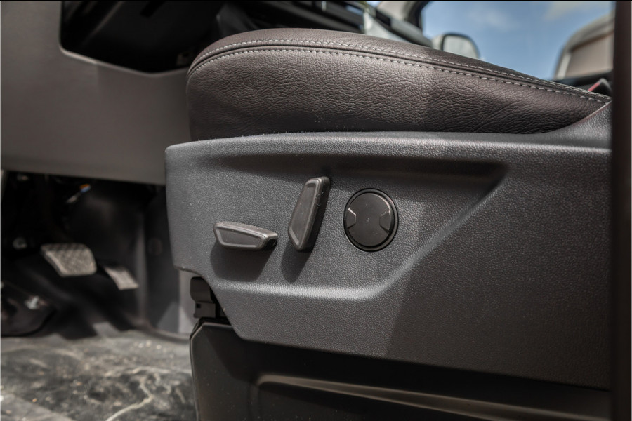 Ford Transit Custom 300 2.0 TDCI L2H1 Sport 170 PK DC | Dubbel Cabine | 360 Camera | Middenconsole | ACC | Blind Spot | Navigatie | Camera | CarPlay Elek. Trekhaak | 5-Zitter | BPM VRIJ | Verlengde fabrieksgarantie tot 11-2029