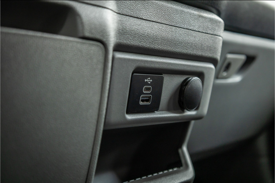 Ford Transit Custom 300 2.0 TDCI L2H1 Sport 170 PK DC | Dubbel Cabine | 360 Camera | Middenconsole | ACC | Blind Spot | Navigatie | Camera | CarPlay Elek. Trekhaak | 5-Zitter | BPM VRIJ | Verlengde fabrieksgarantie tot 11-2029