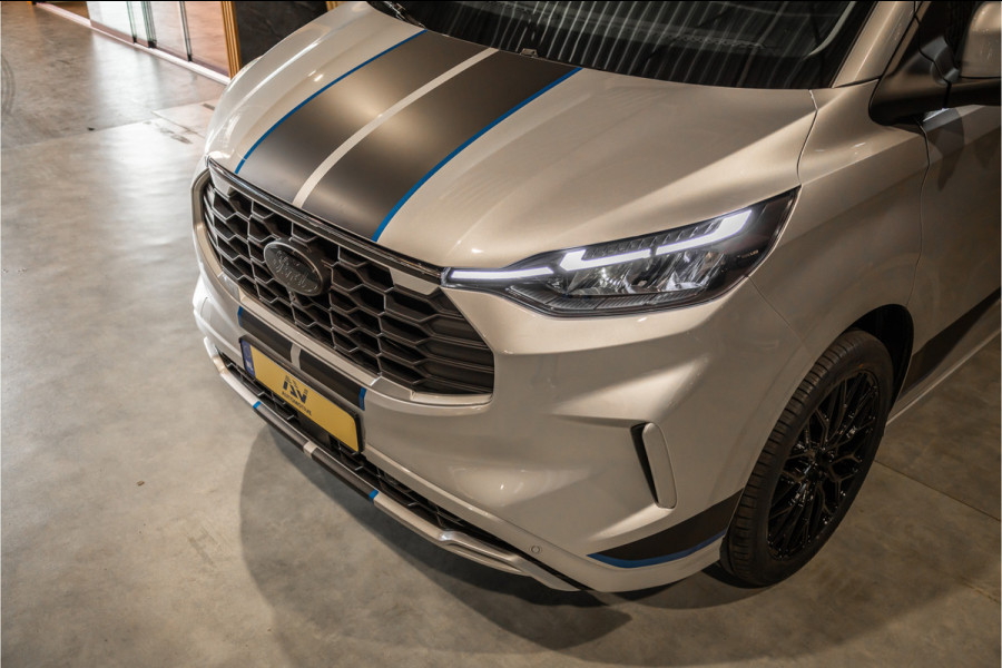 Ford Transit Custom 300 2.0 TDCI L2H1 Sport 170 PK DC | Dubbel Cabine | 360 Camera | Middenconsole | ACC | Blind Spot | Navigatie | Camera | CarPlay Elek. Trekhaak | 5-Zitter | BPM VRIJ | Verlengde fabrieksgarantie tot 11-2029