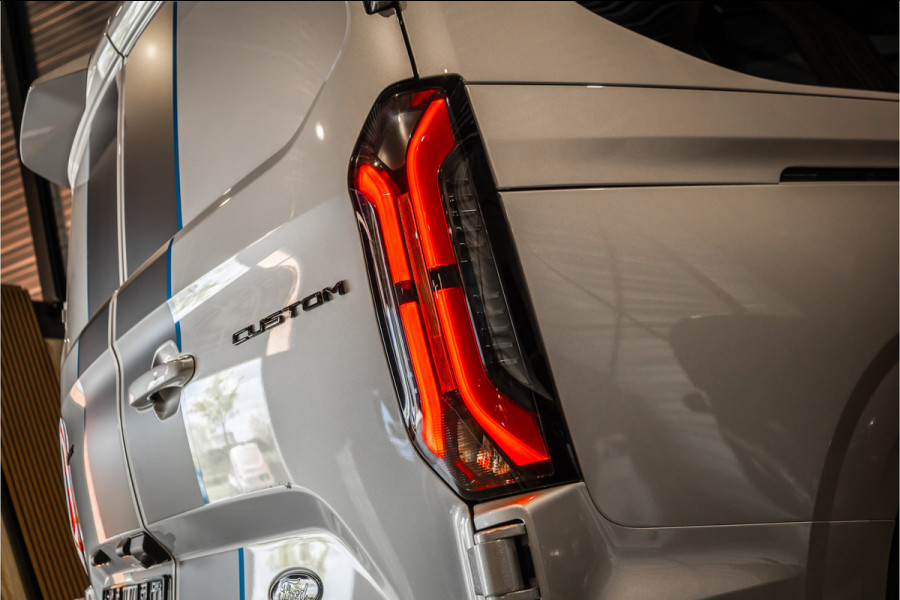 Ford Transit Custom 300 2.0 TDCI L2H1 Sport 170 PK DC | Dubbel Cabine | 360 Camera | Middenconsole | ACC | Blind Spot | Navigatie | Camera | CarPlay Elek. Trekhaak | 5-Zitter | BPM VRIJ | Verlengde fabrieksgarantie tot 11-2029