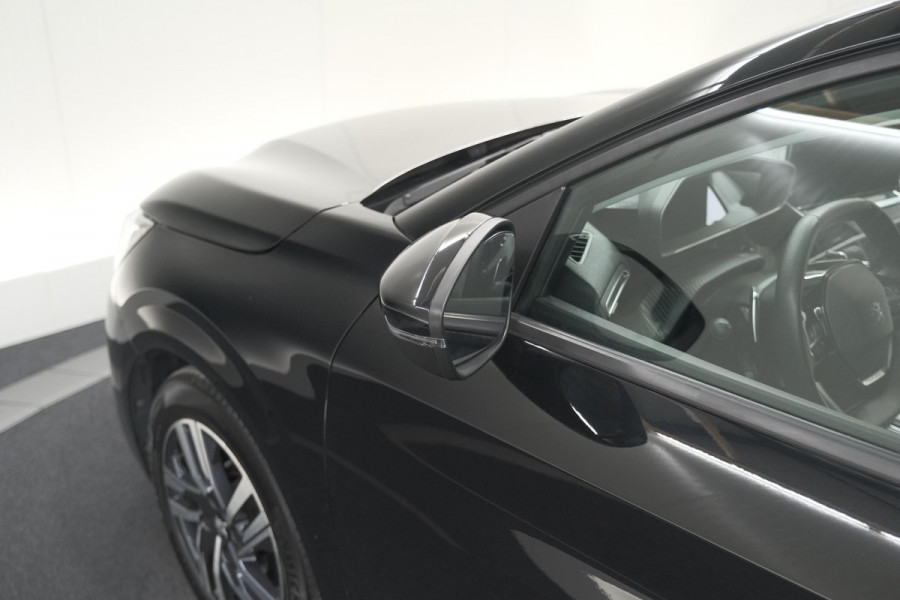 Peugeot 208 PureTech 100 EAT8 Allure | Camera | Navigatie | Apple Carplay | Parkeersensoren