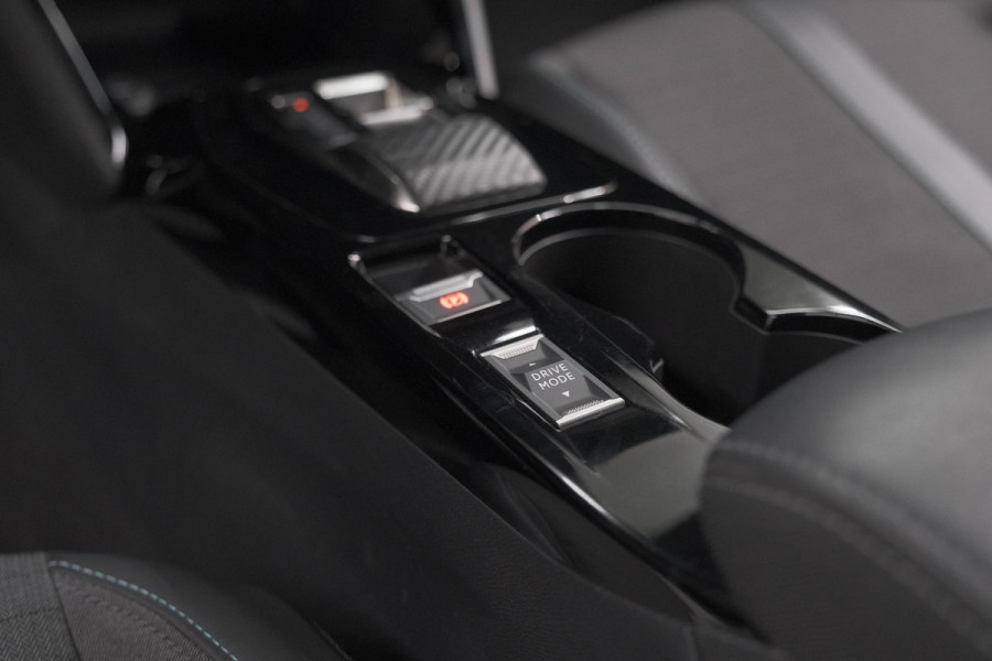 Peugeot 208 PureTech 100 EAT8 Allure | Camera | Navigatie | Apple Carplay | Parkeersensoren