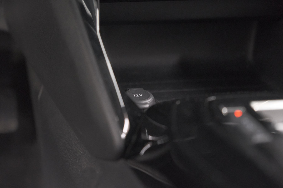Peugeot 208 PureTech 100 EAT8 Allure | Camera | Navigatie | Apple Carplay | Parkeersensoren