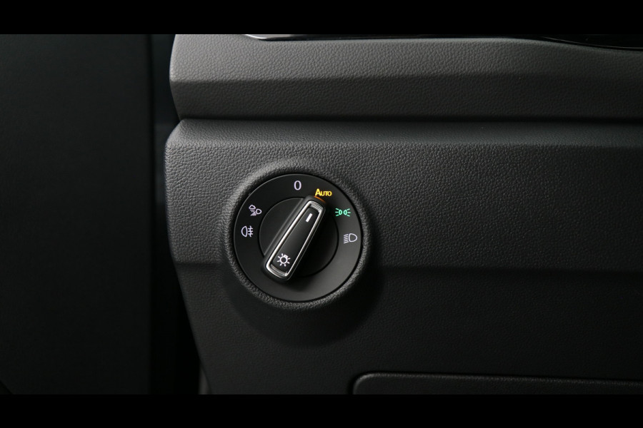 Volkswagen T-Roc 1.5 TSI 150pk R-Line Business DSG / Panoramadak / Keyless / Stoelverwarming / Camera