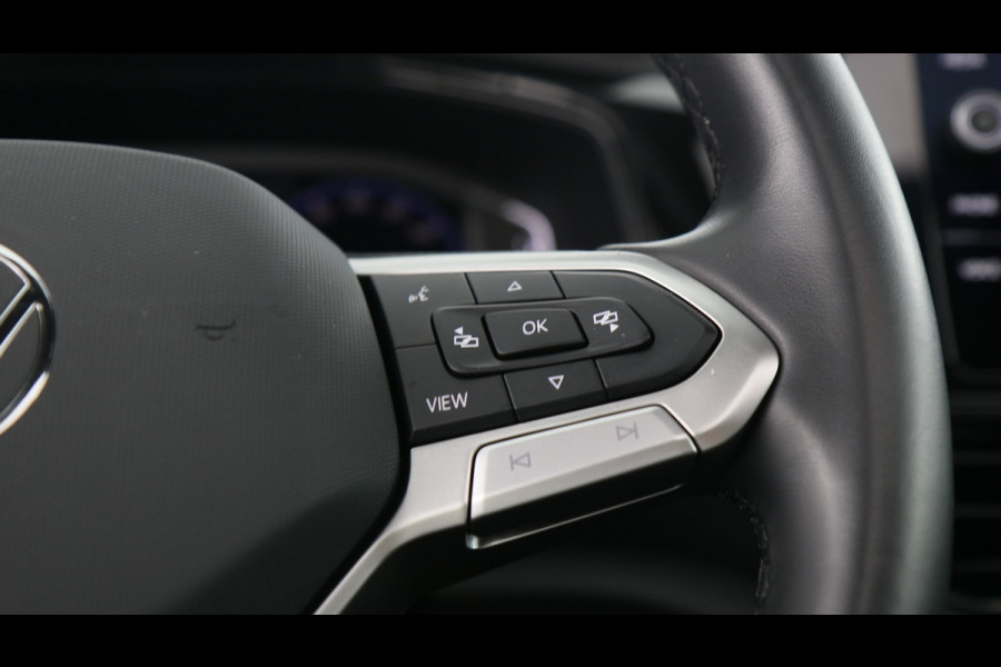 Volkswagen T-Roc 1.5 TSI 150pk R-Line Business DSG / Panoramadak / Keyless / Stoelverwarming / Camera