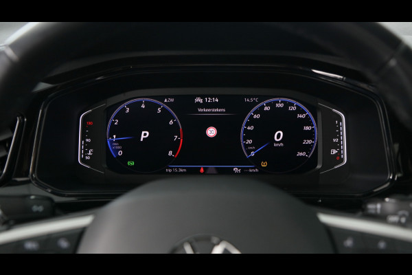 Volkswagen T-Roc 1.5 TSI 150pk R-Line Business DSG / Panoramadak / Keyless / Stoelverwarming / Camera