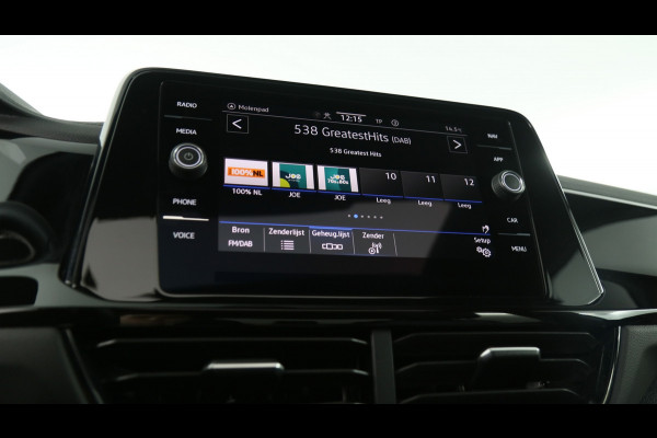 Volkswagen T-Roc 1.5 TSI 150pk R-Line Business DSG / Panoramadak / Keyless / Stoelverwarming / Camera