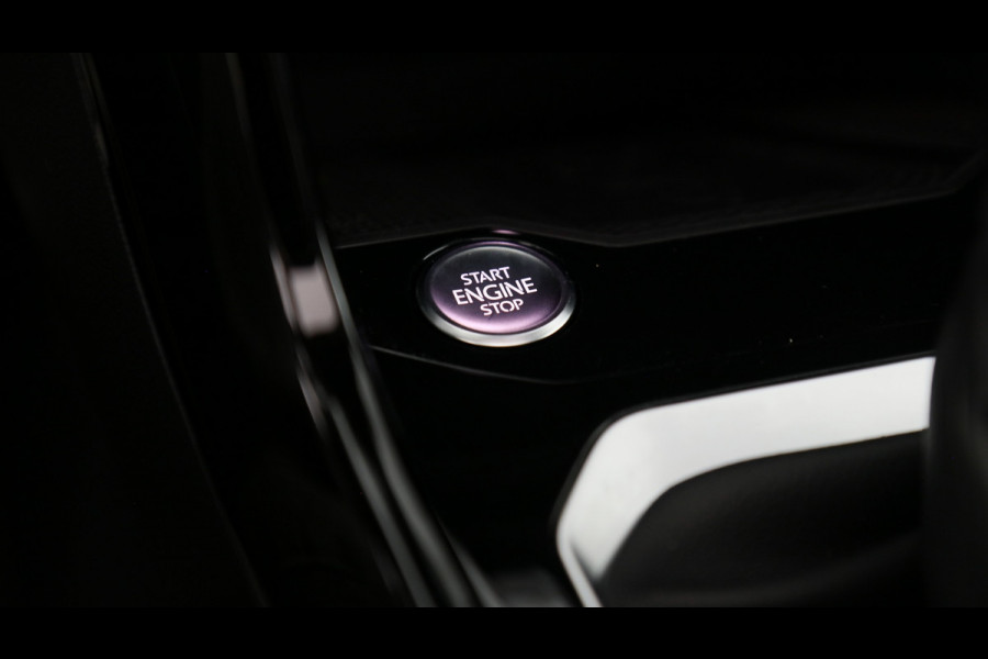 Volkswagen T-Roc 1.5 TSI 150pk R-Line Business DSG / Panoramadak / Keyless / Stoelverwarming / Camera