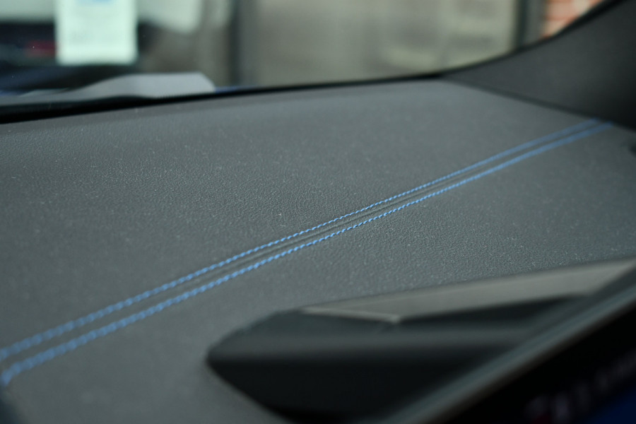 BMW 3-serie 330e xDrive M-Sport Pro Pano M-zetels ACC HUD 19inch El-klep