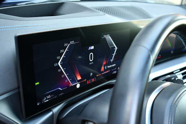 BMW 3-serie 330e xDrive M-Sport Pro Pano M-zetels ACC HUD 19inch El-klep