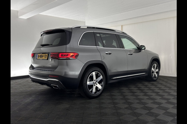 Mercedes-Benz Glb 180 Business Solution (INCL-BTW) *PANO | ADAPTIVE-CRUISE | LEATHER | FULL-LED | BLINDSPOT | MEMORY-PACK | AMBIENTLIGHT | HEATED-SPORTSEATS | WIDESCREEN-DIGICOCKPIT | DAB+ | NAVI-FULLMAP | CAMERA | PRIVACYGLASS |