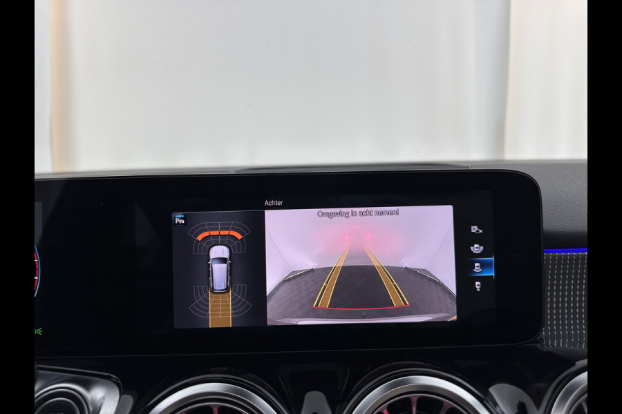 Mercedes-Benz Glb 180 Business Solution (INCL-BTW) *PANO | ADAPTIVE-CRUISE | LEATHER | FULL-LED | BLINDSPOT | MEMORY-PACK | AMBIENTLIGHT | HEATED-SPORTSEATS | WIDESCREEN-DIGICOCKPIT | DAB+ | NAVI-FULLMAP | CAMERA | PRIVACYGLASS |