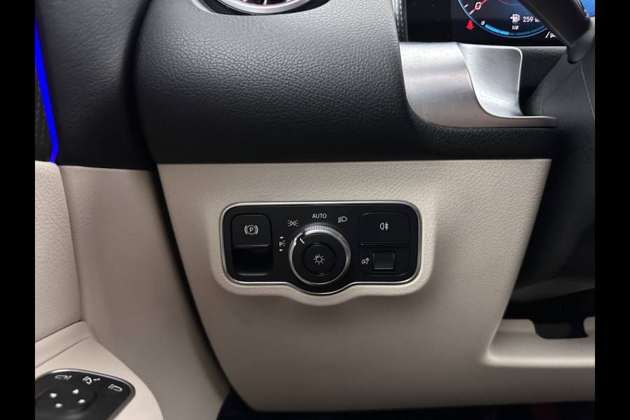 Mercedes-Benz Glb 180 Business Solution (INCL-BTW) *PANO | ADAPTIVE-CRUISE | LEATHER | FULL-LED | BLINDSPOT | MEMORY-PACK | AMBIENTLIGHT | HEATED-SPORTSEATS | WIDESCREEN-DIGICOCKPIT | DAB+ | NAVI-FULLMAP | CAMERA | PRIVACYGLASS |