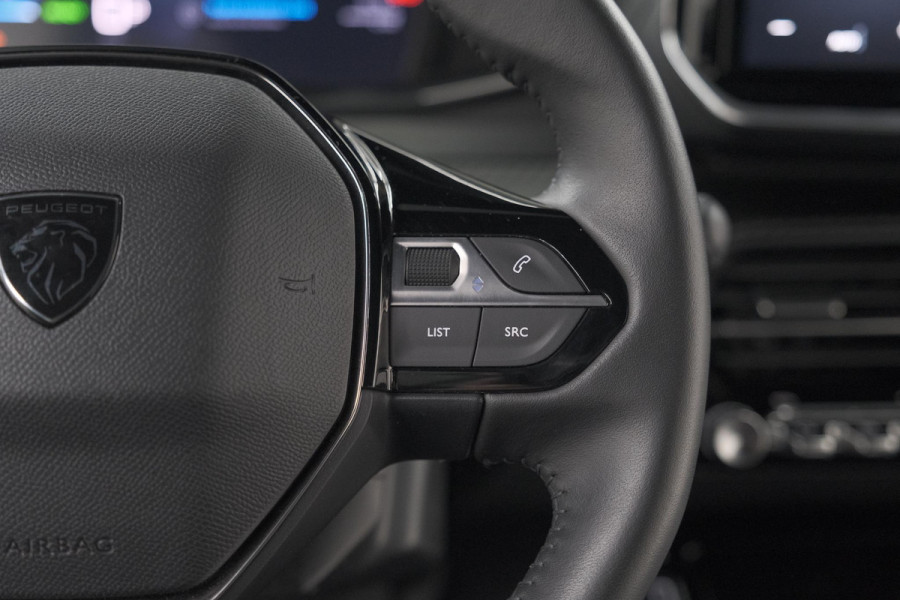 Peugeot e-2008 EV Allure Avantage 54 kWh | 11 KW Laadfunctie | Parkeersensoren | Apple Carplay