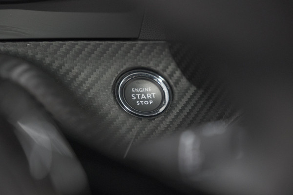 Peugeot e-2008 EV Allure Avantage 54 kWh | 11 KW Laadfunctie | Parkeersensoren | Apple Carplay