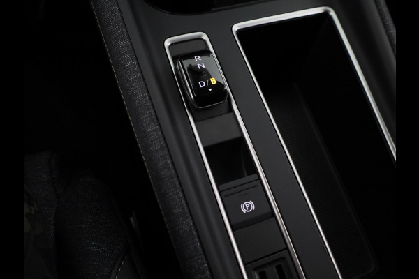 Škoda Elroq 60 Business Edition - Tour 204pk Black Pakket | Trekhaak | 20 inch RS | Stoelverwarming | Adaptive Cruise Control | Blind Spot