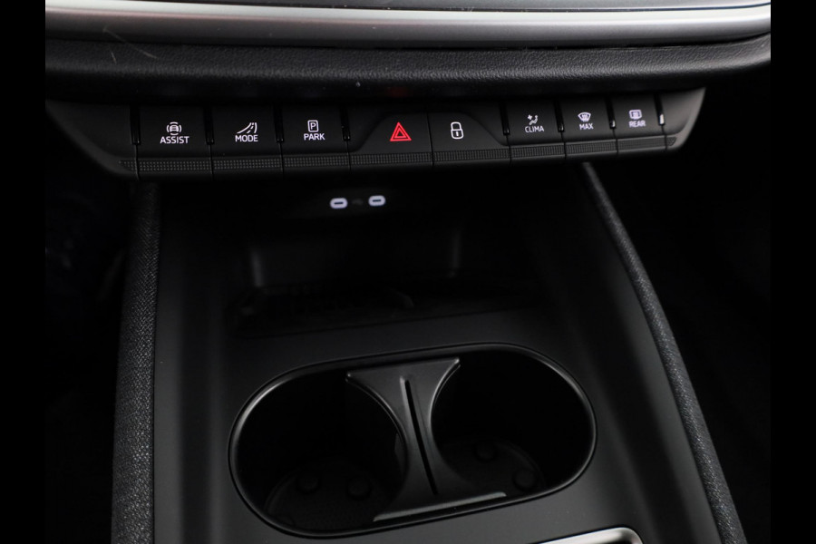 Škoda Elroq 60 Business Edition - Tour 204pk Black Pakket | Trekhaak | 20 inch RS | Stoelverwarming | Adaptive Cruise Control | Blind Spot