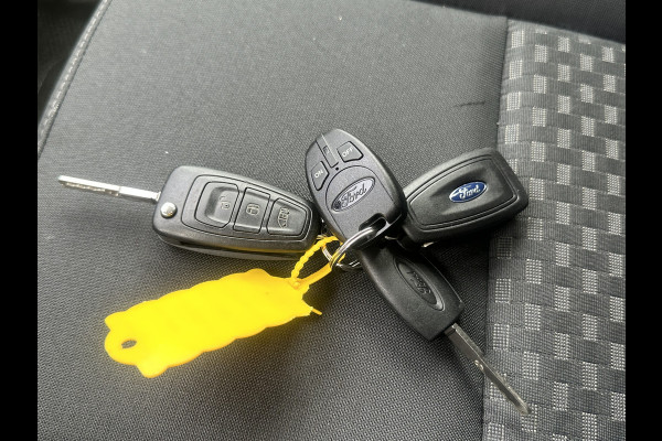 Ford Transit 2.0 TDCI 130 PK 3.5T / PICK UP / ** 10.817 KM ** / 7 PERSOONS DUBBELE CABINE / ECC / CRUISE / STANDKACHEL / DUBBEL LUCHT / STOEL