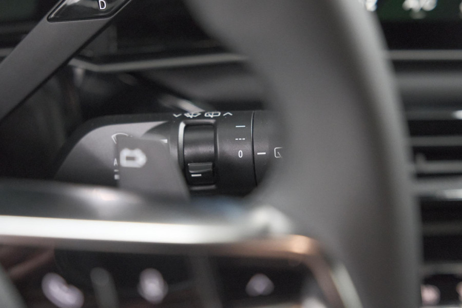 Renault 4 comfort range iconic 52 kWh | Elektrische Kofferklep | Camera | Dodehoekdetectie | Adaptieve Cruise Control