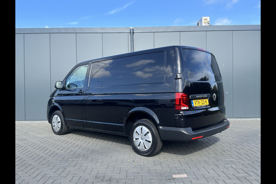 Volkswagen Transporter 2.0 TDI 150 PK DSG AUTOMAAT / L1H1 / 1e EIG. / CRUISE / AIRCO / APPLE CARPLAY / ANDROID AUTO / NAVI / PDC