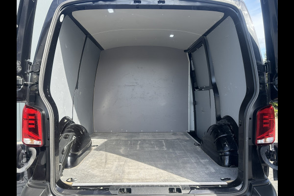 Volkswagen Transporter 2.0 TDI 150 PK DSG AUTOMAAT / L1H1 / 1e EIG. / CRUISE / AIRCO / APPLE CARPLAY / ANDROID AUTO / NAVI / PDC