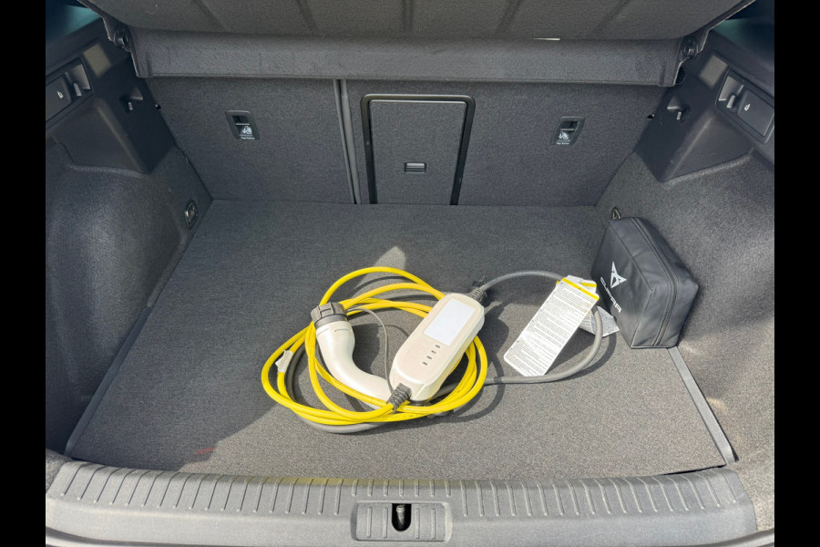 CUPRA Formentor 1.4 e-Hybrid 245pk * Trekhaak * Camera * Stoelverwarming * Elek. klep *