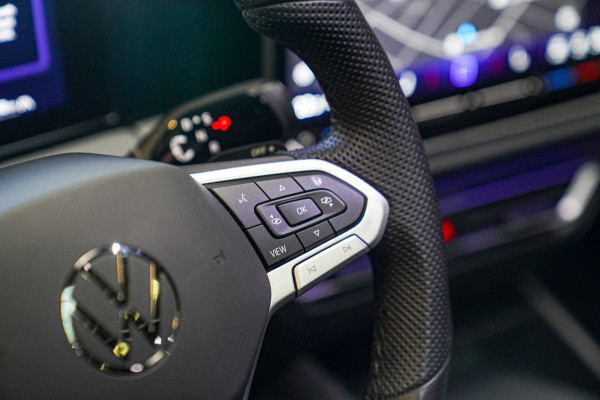 Volkswagen Tiguan 1.5 eTSI R-Line Edition | 360 camera | Massage | Stuurwiel Verwarming | IQ Light | NIEUW