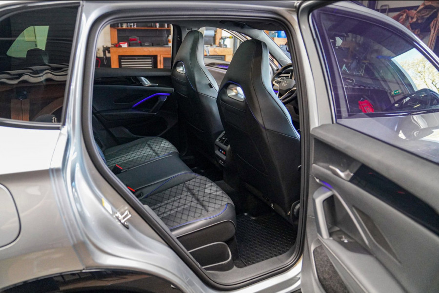 Volkswagen Tiguan 1.5 eTSI R-Line Edition | 360 camera | Massage | Stuurwiel Verwarming | IQ Light | NIEUW