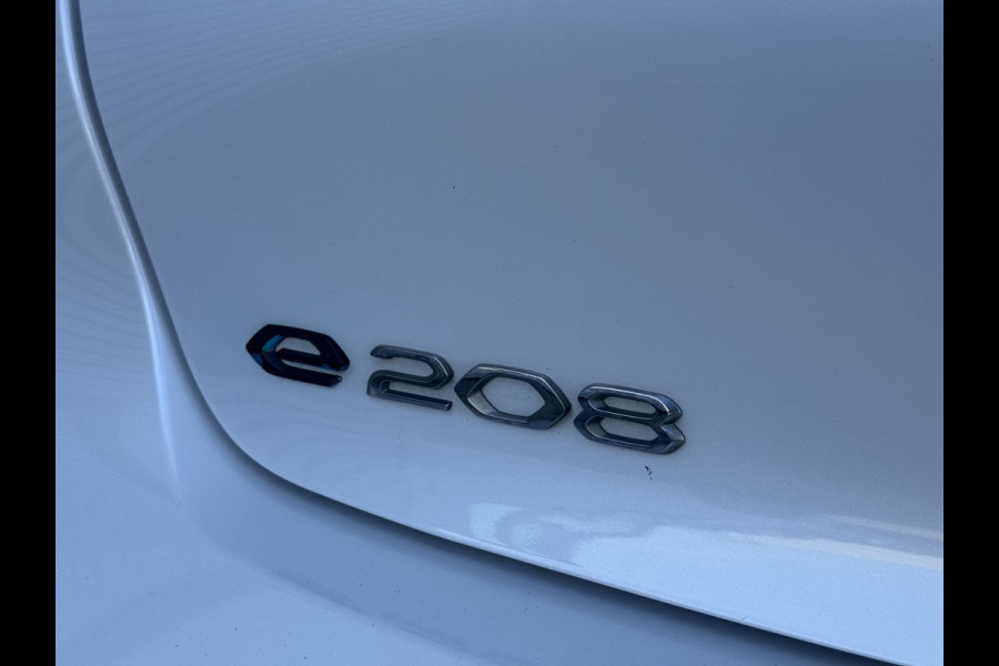 Peugeot e-208 EV Allure Pack 50 kWh 2e Eigenaar|SoH 91,19%|Navi|Carplay|Camera|Clima|Cruise|PDC|Dealer Onderhouden|APK tot 11-2027