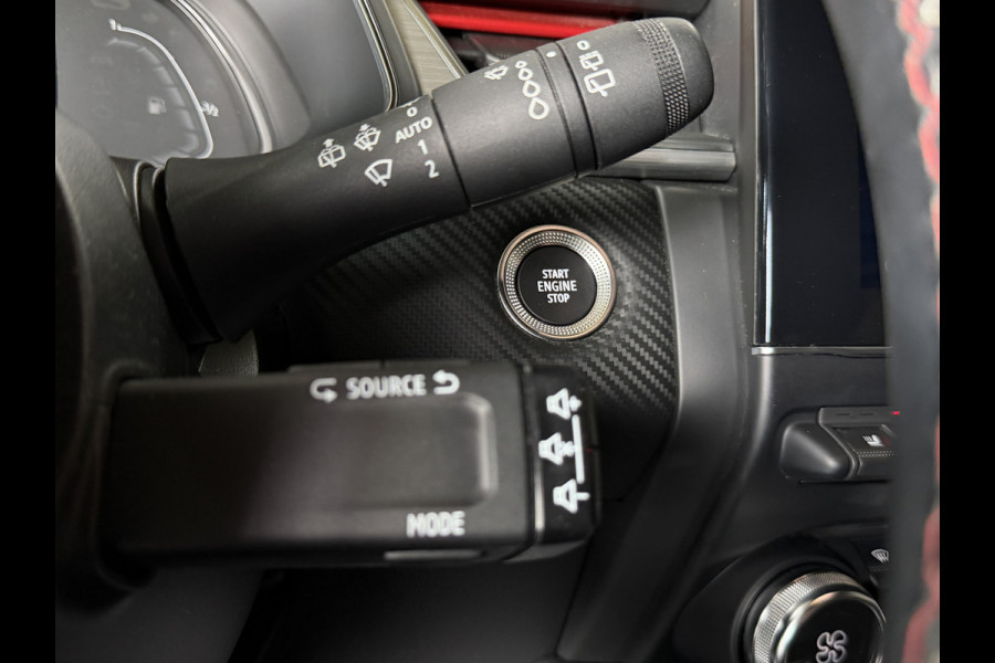 Renault Captur 1.3 TCe 140 R.S. Line | Groot Navi | 18" | 360 | Stoel-Stuur & voorruit verwarming | 100% Dealer onderhouden!