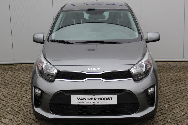 Kia Picanto 1.0-67pk DPi DynamicLine 5drs. Wegenbelasting slechts €. 32,- per mnd. Airco, camera, Apple carplay/Android auto, metallic lak, LM wielen, Bluetooth, centr. vergr. afst. bed., cruise cntrl etc.
