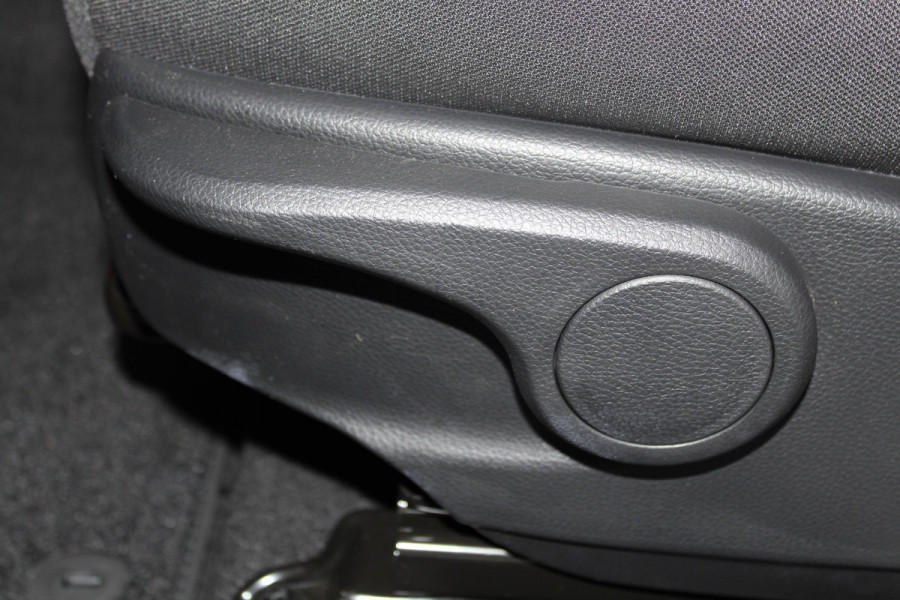 Kia Picanto 1.0-67pk DPi DynamicLine 5drs. Wegenbelasting slechts €. 32,- per mnd. Airco, camera, Apple carplay/Android auto, metallic lak, LM wielen, Bluetooth, centr. vergr. afst. bed., cruise cntrl etc.