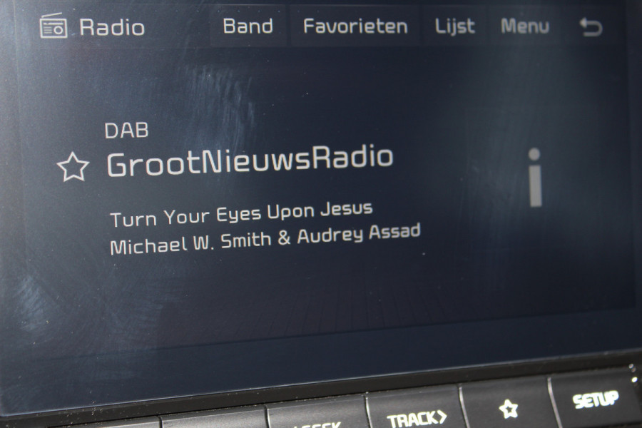 Kia Picanto 1.0-67pk DPi DynamicLine 5drs. Wegenbelasting slechts €. 32,- per mnd. Airco, camera, Apple carplay/Android auto, metallic lak, LM wielen, Bluetooth, centr. vergr. afst. bed., cruise cntrl etc.