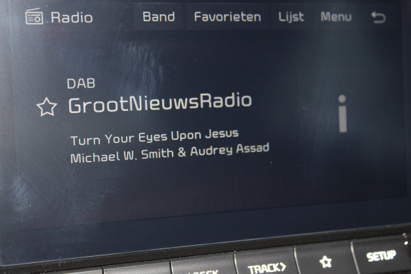 Kia Picanto 1.0-67pk DPi DynamicLine 5drs. Wegenbelasting slechts €. 32,- per mnd. Airco, camera, Apple carplay/Android auto, metallic lak, LM wielen, Bluetooth, centr. vergr. afst. bed., cruise cntrl etc.