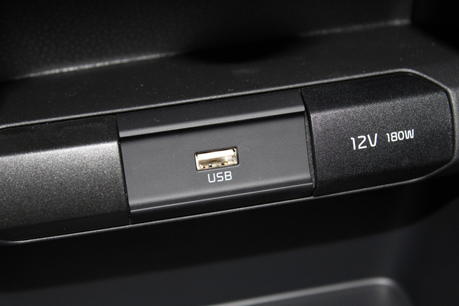 Kia Picanto 1.0-67pk DPi DynamicLine 5drs. Wegenbelasting slechts €. 32,- per mnd. Airco, camera, Apple carplay/Android auto, metallic lak, LM wielen, Bluetooth, centr. vergr. afst. bed., cruise cntrl etc.