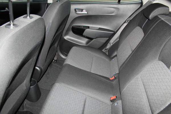 Kia Picanto 1.0-67pk DPi DynamicLine 5drs. Wegenbelasting slechts €. 32,- per mnd. Airco, camera, Apple carplay/Android auto, metallic lak, LM wielen, Bluetooth, centr. vergr. afst. bed., cruise cntrl etc.