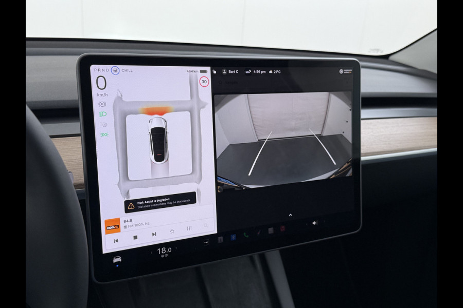 Tesla Model Y Long Range AWD 514pk Warmtepomp SOH 93% Leder Panoramadak Matrix-LED Autopilot Elektr.Stuur+Stoel+Verwarmd Navi Ecc Premium Audi Elektr.Stuur+Stoel+Verwarmd Navi Ecc Premium Audio Keyless Privacy Glass 4WD 1e Eigenaar Fabrieksgarantie tot 23-2-2027 Garantie op Accu en Motoren 23-02-2031/192.000km