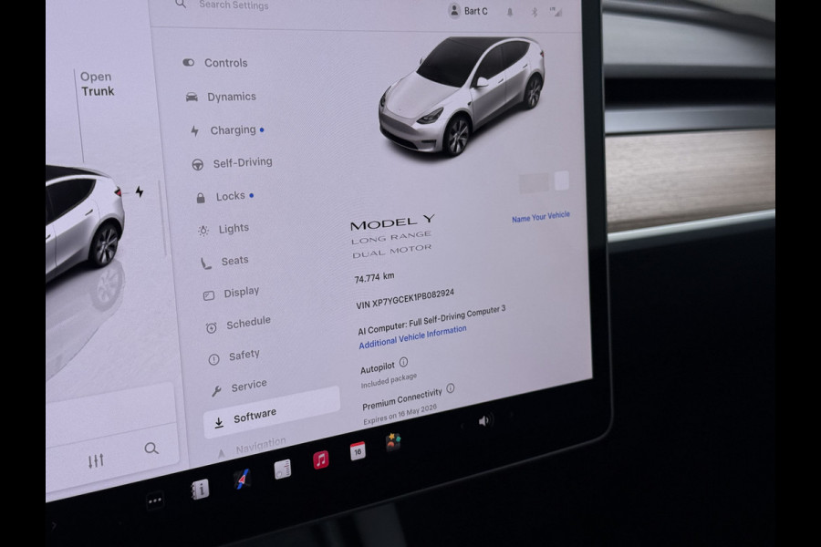 Tesla Model Y Long Range AWD 514pk Warmtepomp SOH 93% Leder Panoramadak Matrix-LED Autopilot Elektr.Stuur+Stoel+Verwarmd Navi Ecc Premium Audi Elektr.Stuur+Stoel+Verwarmd Navi Ecc Premium Audio Keyless Privacy Glass 4WD 1e Eigenaar Fabrieksgarantie tot 23-2-2027 Garantie op Accu en Motoren 23-02-2031/192.000km
