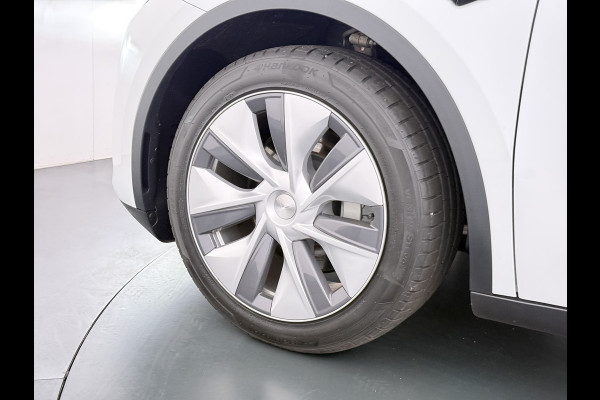 Tesla Model Y Long Range AWD 514pk Warmtepomp SOH 93% Leder Panoramadak Matrix-LED Autopilot Elektr.Stuur+Stoel+Verwarmd Navi Ecc Premium Audi Elektr.Stuur+Stoel+Verwarmd Navi Ecc Premium Audio Keyless Privacy Glass 4WD 1e Eigenaar Fabrieksgarantie tot 23-2-2027 Garantie op Accu en Motoren 23-02-2031/192.000km