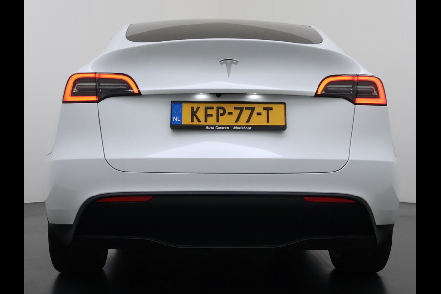 Tesla Model Y Long Range AWD 514pk Warmtepomp SOH 93% Leder Panoramadak Matrix-LED Autopilot Elektr.Stuur+Stoel+Verwarmd Navi Ecc Premium Audi Elektr.Stuur+Stoel+Verwarmd Navi Ecc Premium Audio Keyless Privacy Glass 4WD 1e Eigenaar Fabrieksgarantie tot 23-2-2027 Garantie op Accu en Motoren 23-02-2031/192.000km