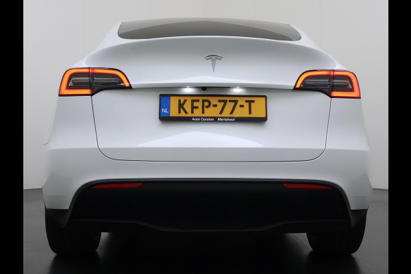 Tesla Model Y Long Range AWD 514pk Warmtepomp SOH 93% Leder Panoramadak Matrix-LED Autopilot Elektr.Stuur+Stoel+Verwarmd Navi Ecc Premium Audi Elektr.Stuur+Stoel+Verwarmd Navi Ecc Premium Audio Keyless Privacy Glass 4WD 1e Eigenaar Fabrieksgarantie tot 23-2-2027 Garantie op Accu en Motoren 23-02-2031/192.000km