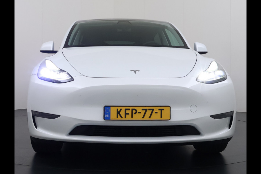 Tesla Model Y Long Range AWD 514pk Warmtepomp SOH 93% Leder Panoramadak Matrix-LED Autopilot Elektr.Stuur+Stoel+Verwarmd Navi Ecc Premium Audi Elektr.Stuur+Stoel+Verwarmd Navi Ecc Premium Audio Keyless Privacy Glass 4WD 1e Eigenaar Fabrieksgarantie tot 23-2-2027 Garantie op Accu en Motoren 23-02-2031/192.000km