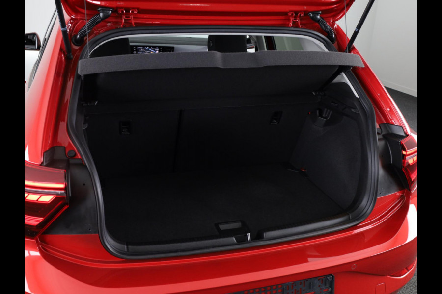 Volkswagen Polo 1.0 TSI Style 95 pk Automaat (DSG) | Navigatie | Parkeersensoren | Adaptieve cruise control | Matrix LED koplampen | Stoelverwarming |