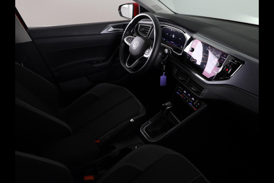 Volkswagen Polo 1.0 TSI Style 95 pk Automaat (DSG) | Navigatie | Parkeersensoren | Adaptieve cruise control | Matrix LED koplampen | Stoelverwarming |