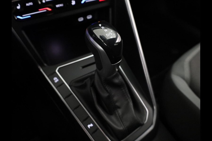 Volkswagen Polo 1.0 TSI Style 95 pk Automaat (DSG) | Navigatie | Parkeersensoren | Adaptieve cruise control | Matrix LED koplampen | Stoelverwarming |
